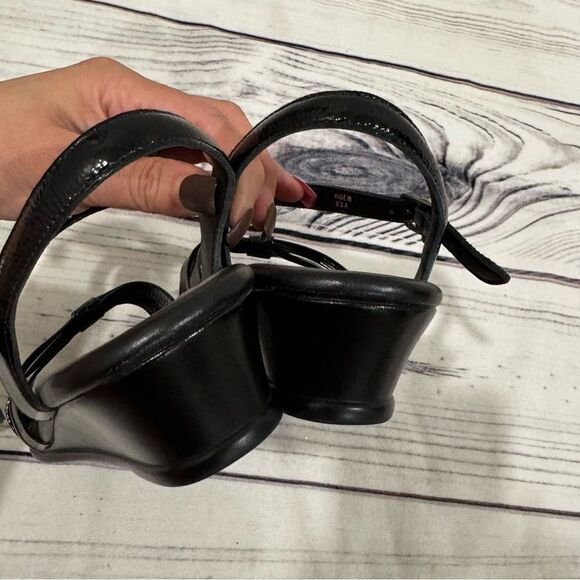 SAS Strippy Low Wedge Black Sandals Women's 9.5 M Tripad Leather Comfort Strappy - Picture 3 of 10